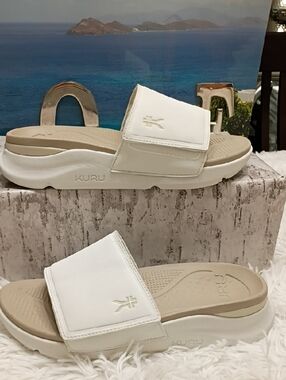 Kuru Cloud Moment Women's Sz 11 M Orthopedic Slides Sandals $100